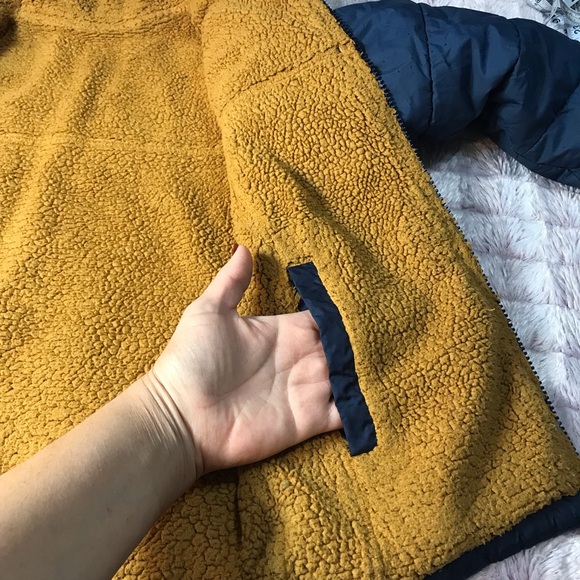 The North Face Kids Puffer Jacket - Blue and Black - Picture 7 of 12